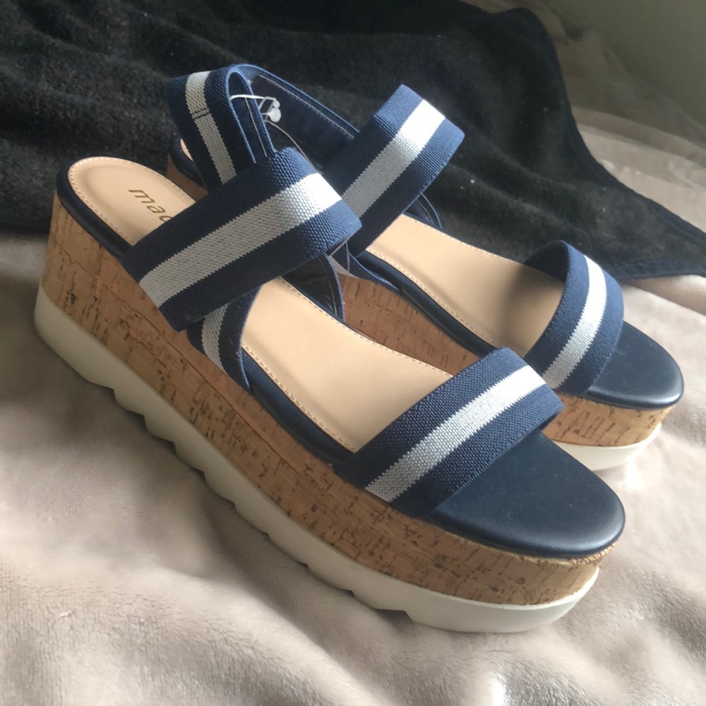platform chunky sandals size 9 M nwt madden nyc blue stripe